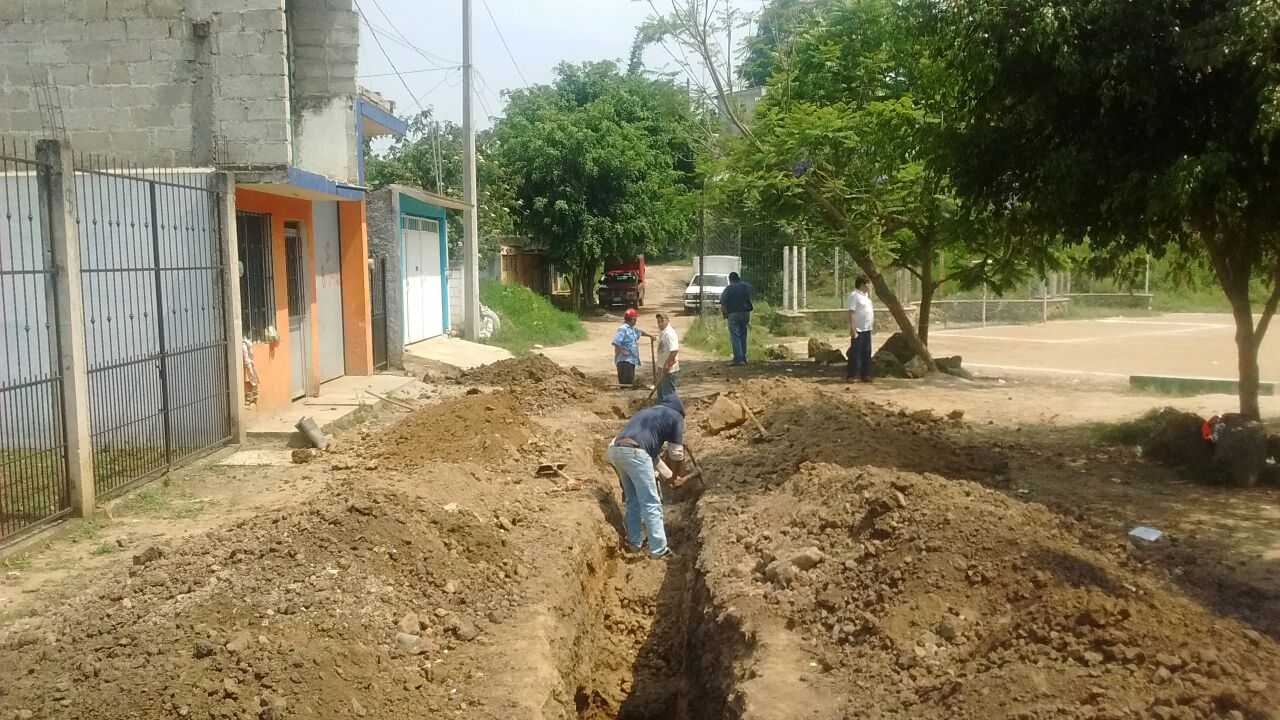 EXCAVACIÓN A MANO EN ZANJAS MATERIAL TIPO "B"